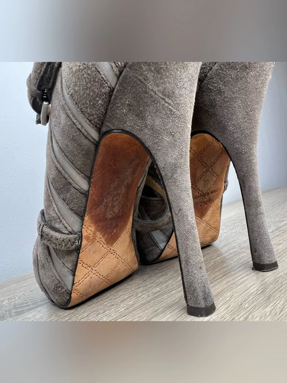 L.A.M.B. Gwen Stefani Taupe Suede & Satin Striped Mary Jane Pumps Size 7.5M